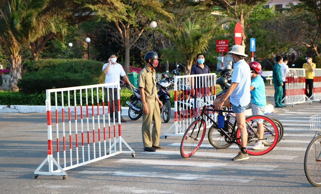 Ninh Thuận: Tiếp tục tạm dừng một số dịch vụ không cần thiết để phòng, chống dịch Covid-19