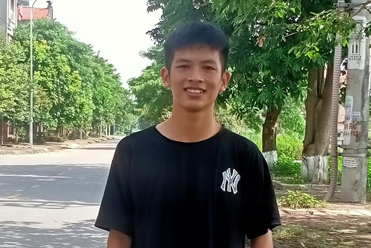 Con nuôi người phụ nữ mù giành học bổng một tỷ đồng