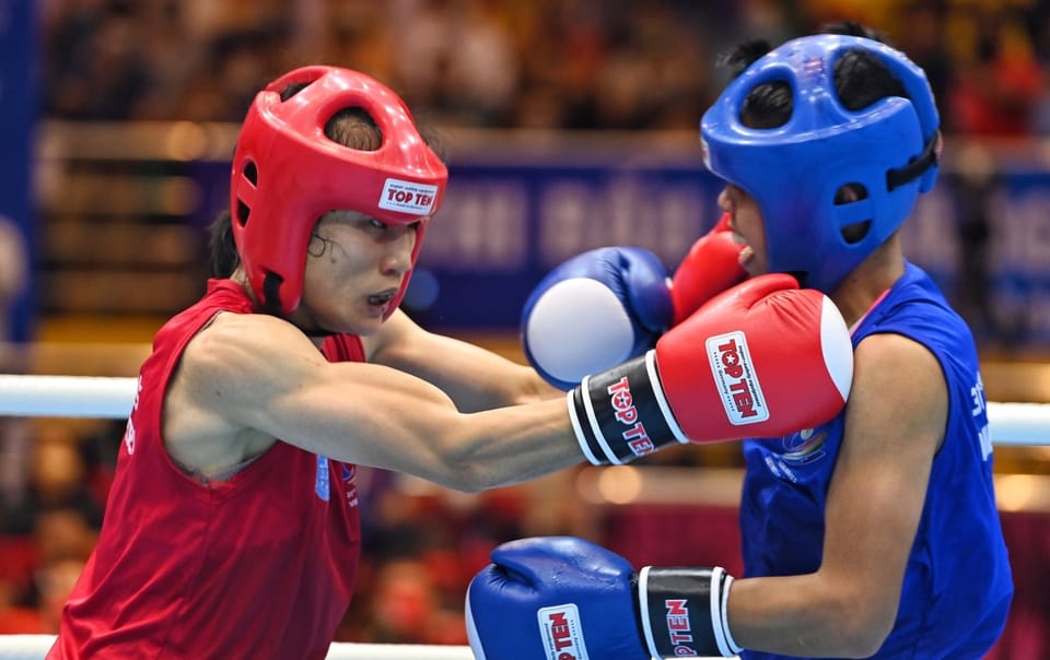 Nữ võ sĩ xa nhà nửa năm để bảo vệ HC vàng